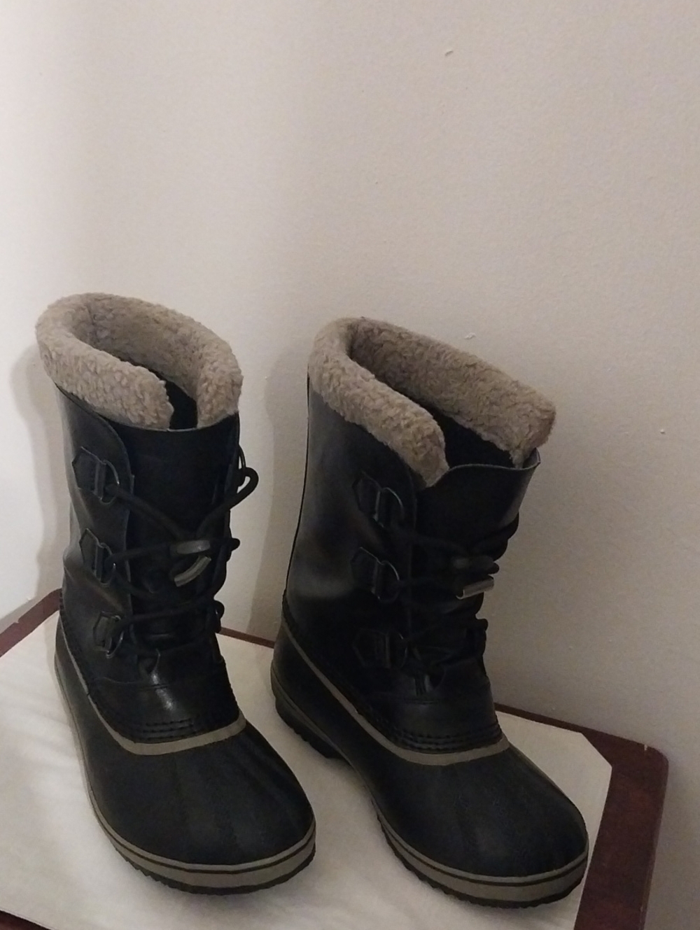 Sorel Black and Taupe Lace-Up Winter Boots with Shearling Cuff